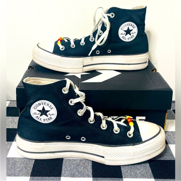 Converse Black and White High-Tops with Colorful Accents Size 9 - Picture 1 of 8